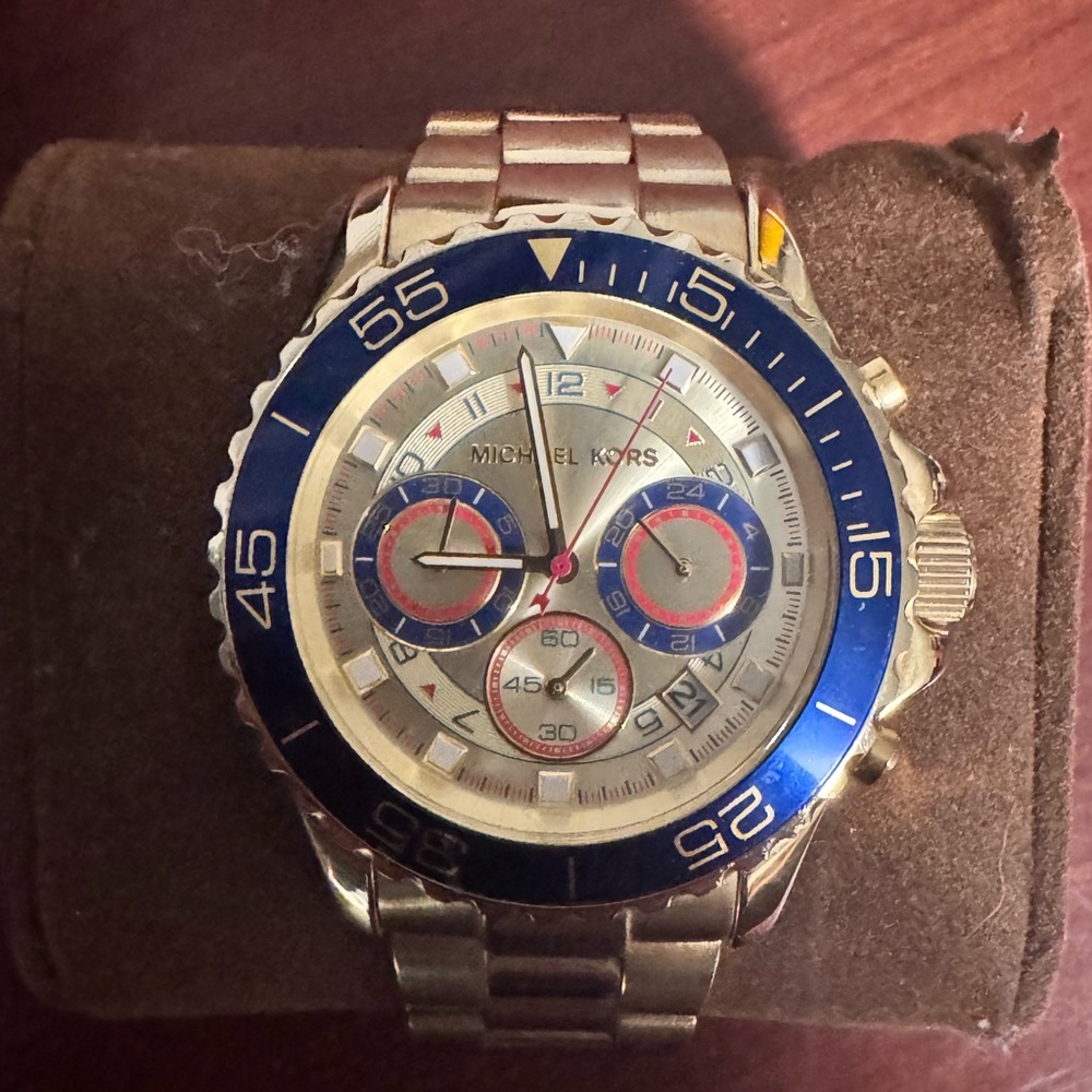 Michael Kors Everest MK5792 chronograph - new battery - gold colour and navy